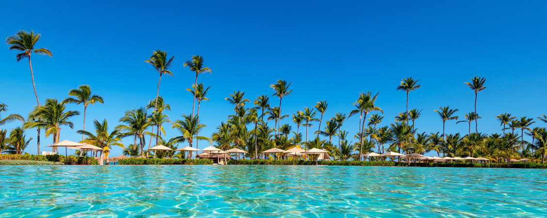 Conheça Aruba! A ilha caribenha de mar azul turquesa e praias deslumbrantes.